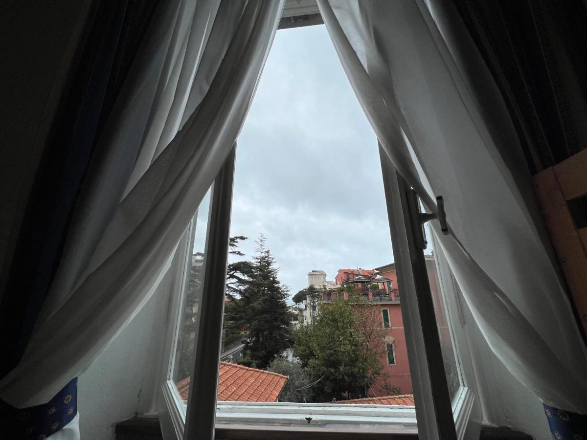 Eden Hotel Deiva Marina Buitenkant foto