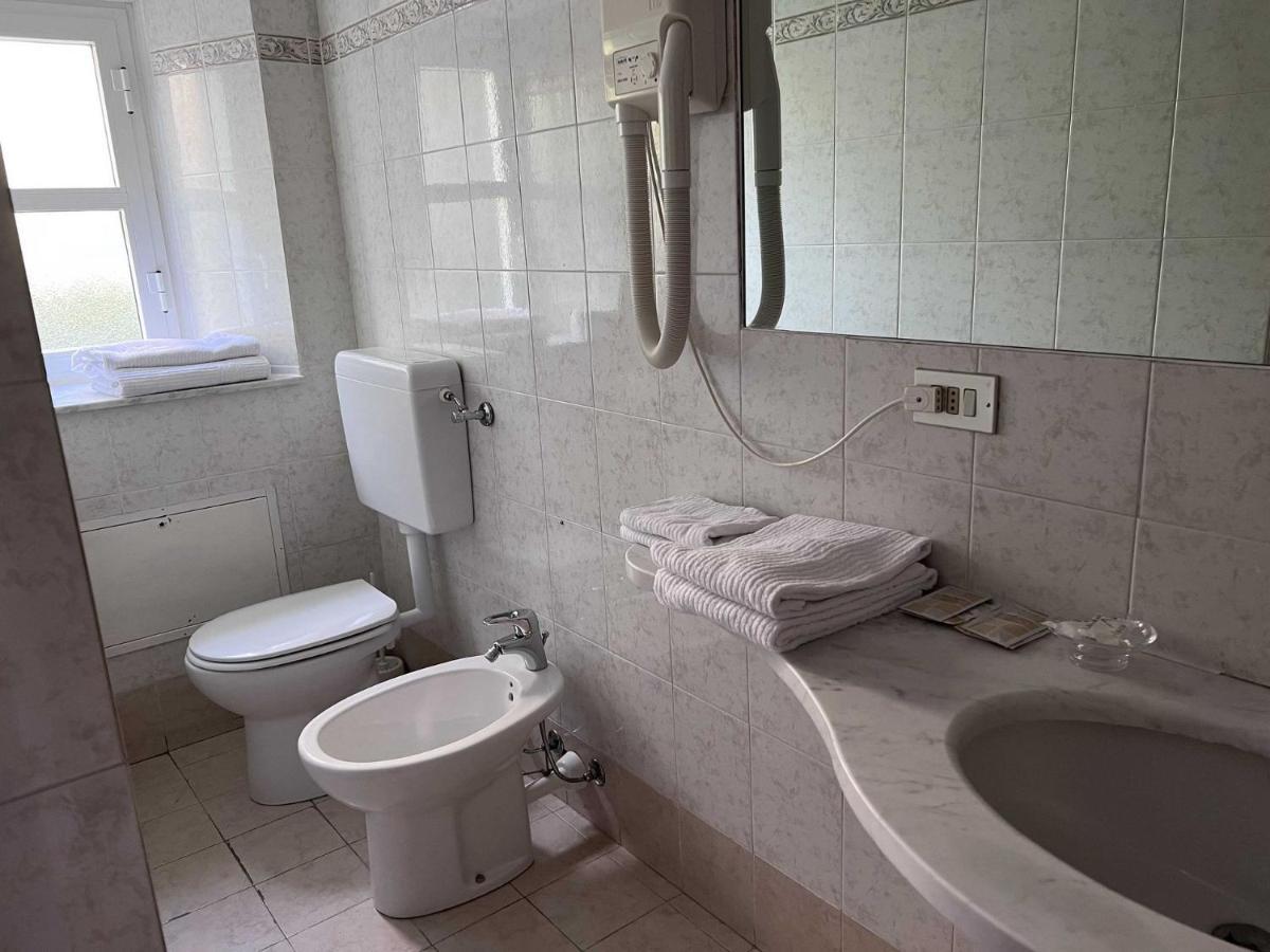 Eden Hotel Deiva Marina Buitenkant foto